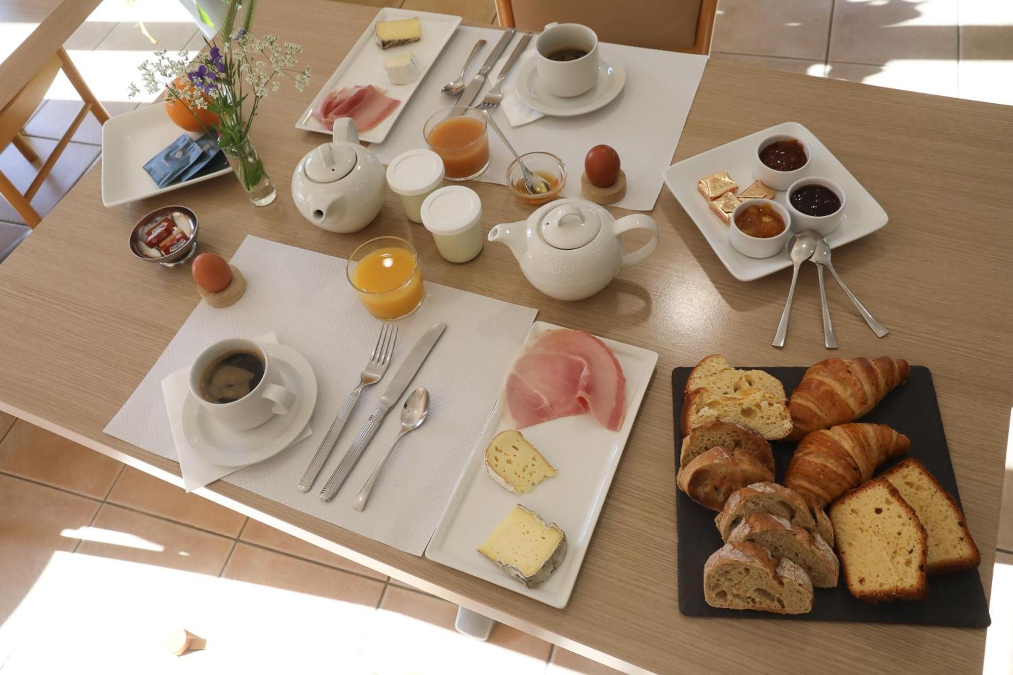 Logis Hotel Spa Restaurant Le Provence Lanarce Zewnętrze zdjęcie