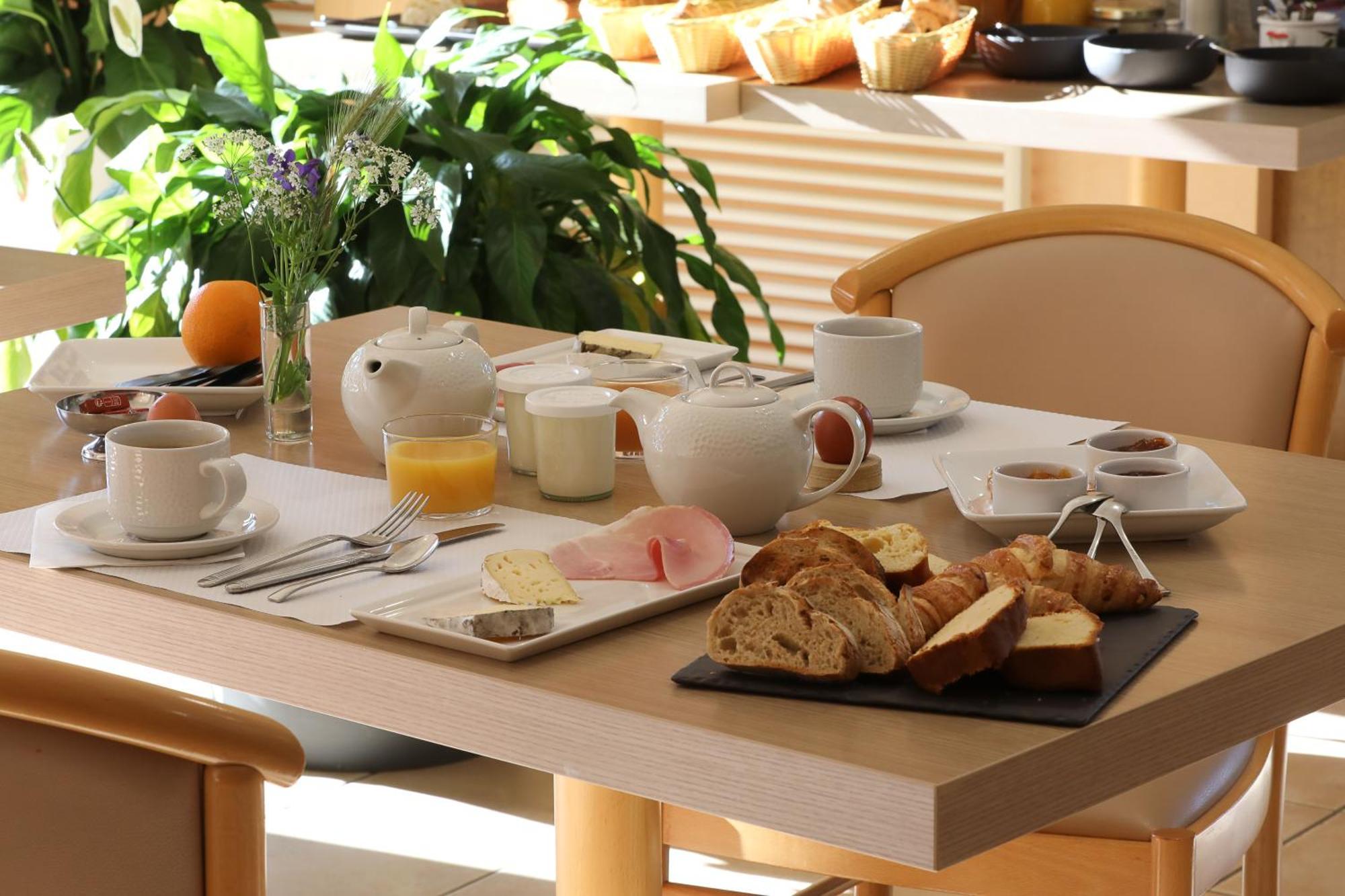 Logis Hotel Spa Restaurant Le Provence Lanarce Zewnętrze zdjęcie