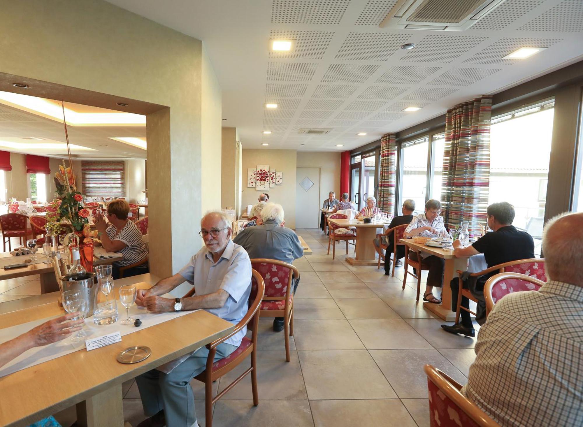 Logis Hotel Spa Restaurant Le Provence Lanarce Zewnętrze zdjęcie