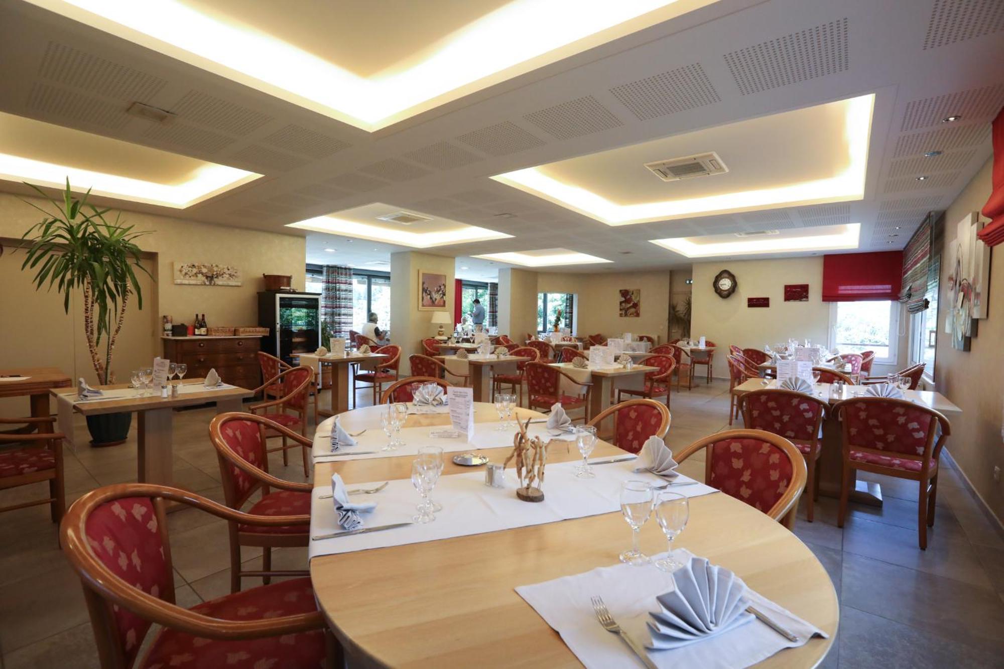 Logis Hotel Spa Restaurant Le Provence Lanarce Zewnętrze zdjęcie