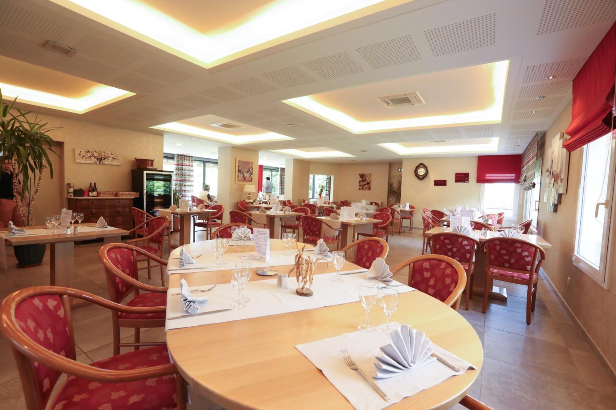 Logis Hotel Spa Restaurant Le Provence Lanarce Zewnętrze zdjęcie