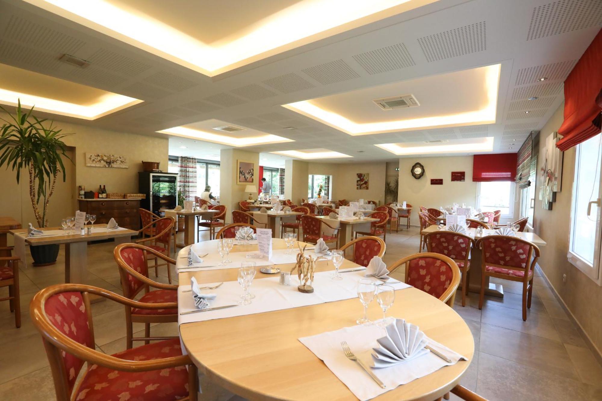 Logis Hotel Spa Restaurant Le Provence Lanarce Zewnętrze zdjęcie