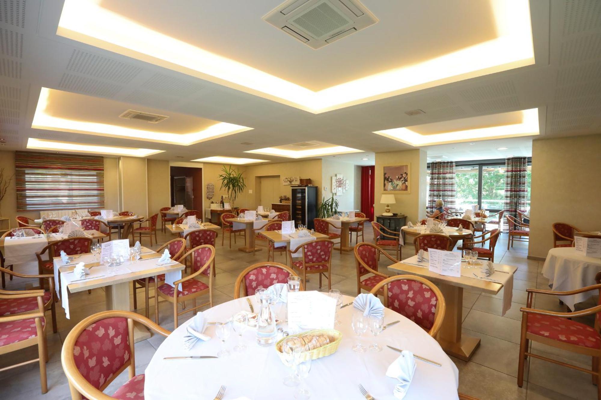 Logis Hotel Spa Restaurant Le Provence Lanarce Zewnętrze zdjęcie